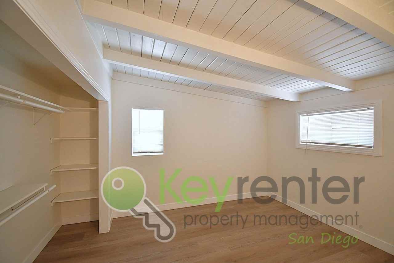 209 Civic Center Dr - Photo 2 of 28