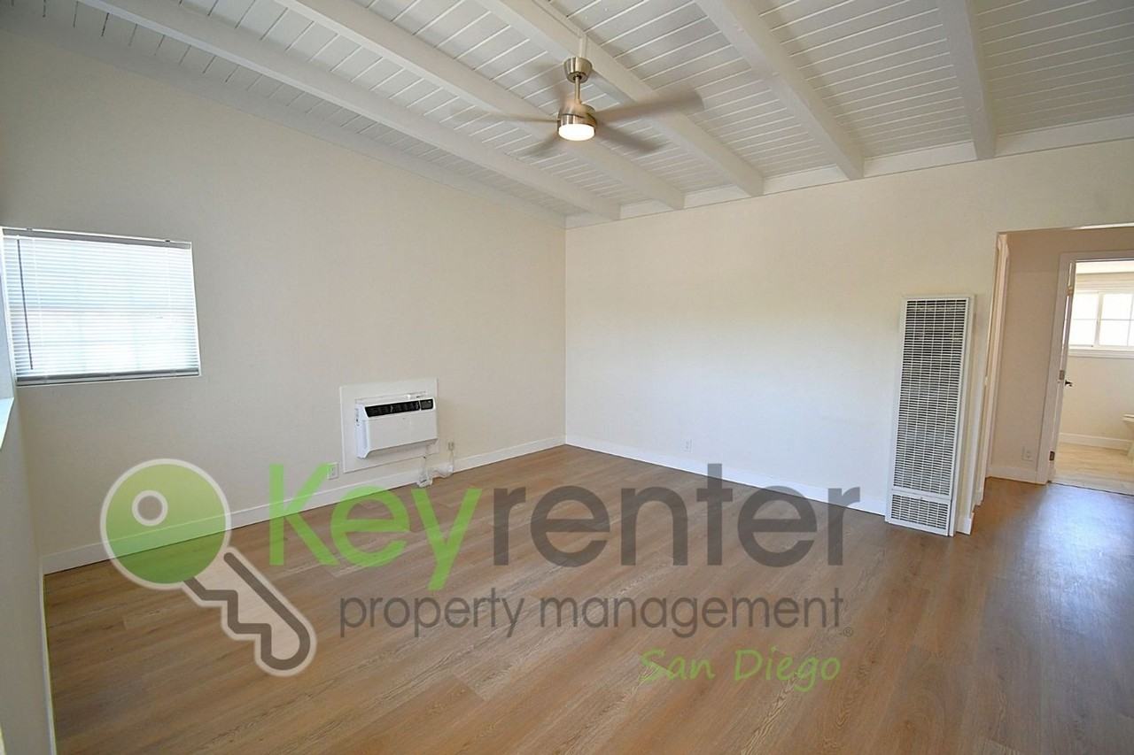 209 Civic Center Dr - Photo 7 of 28