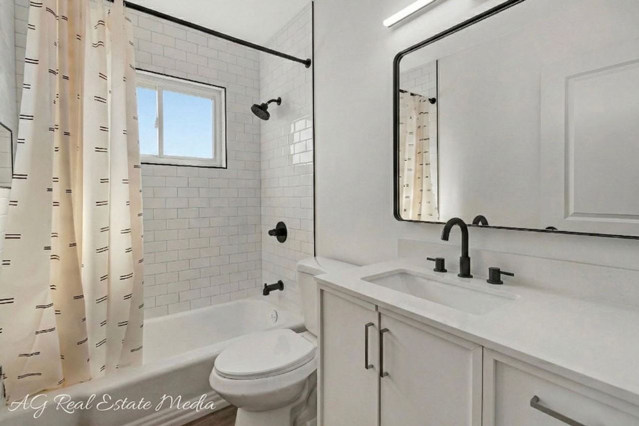 740 Wicklow Ln - Photo 4 of 14