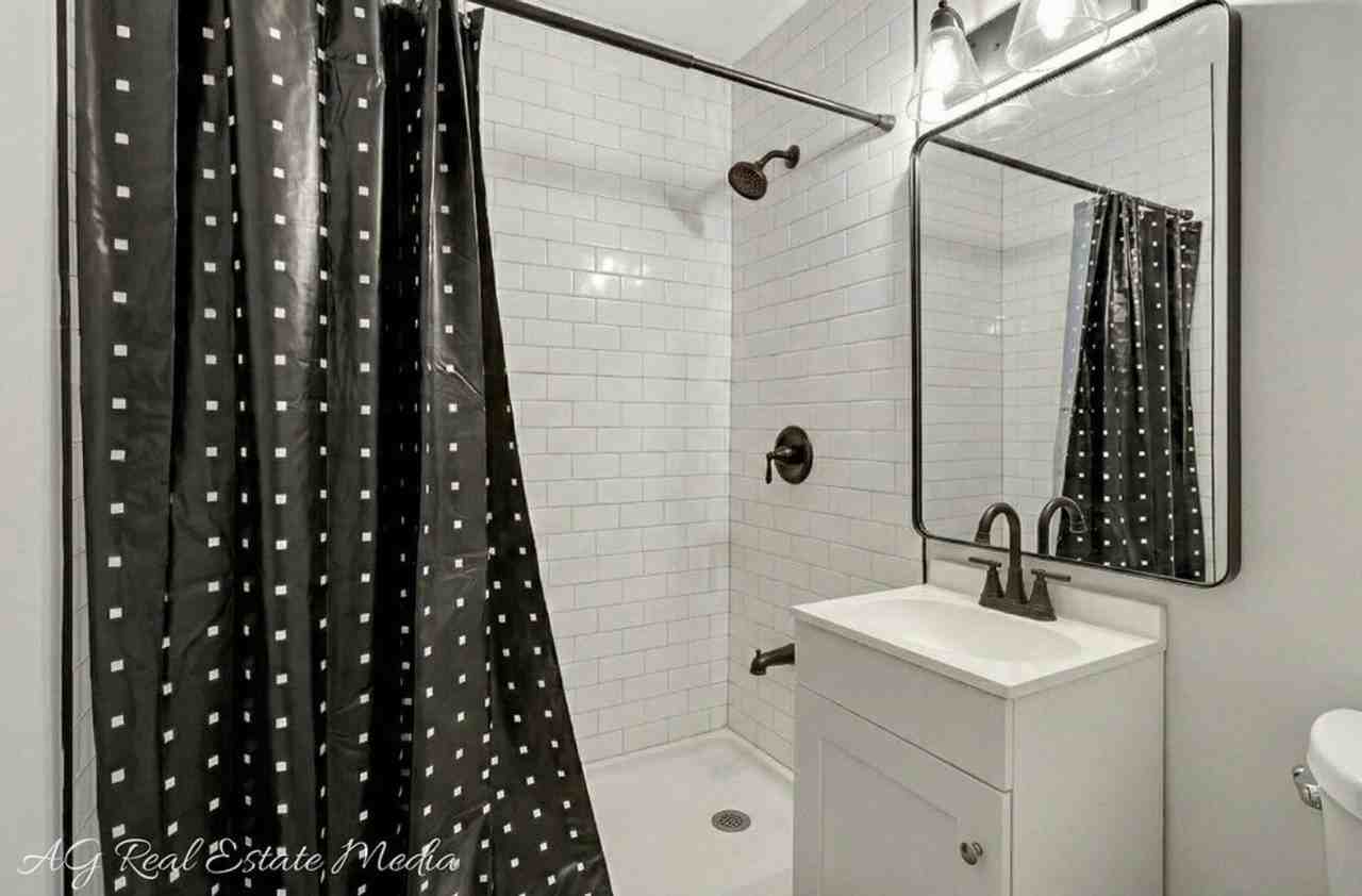 740 Wicklow Ln - Photo 6 of 14