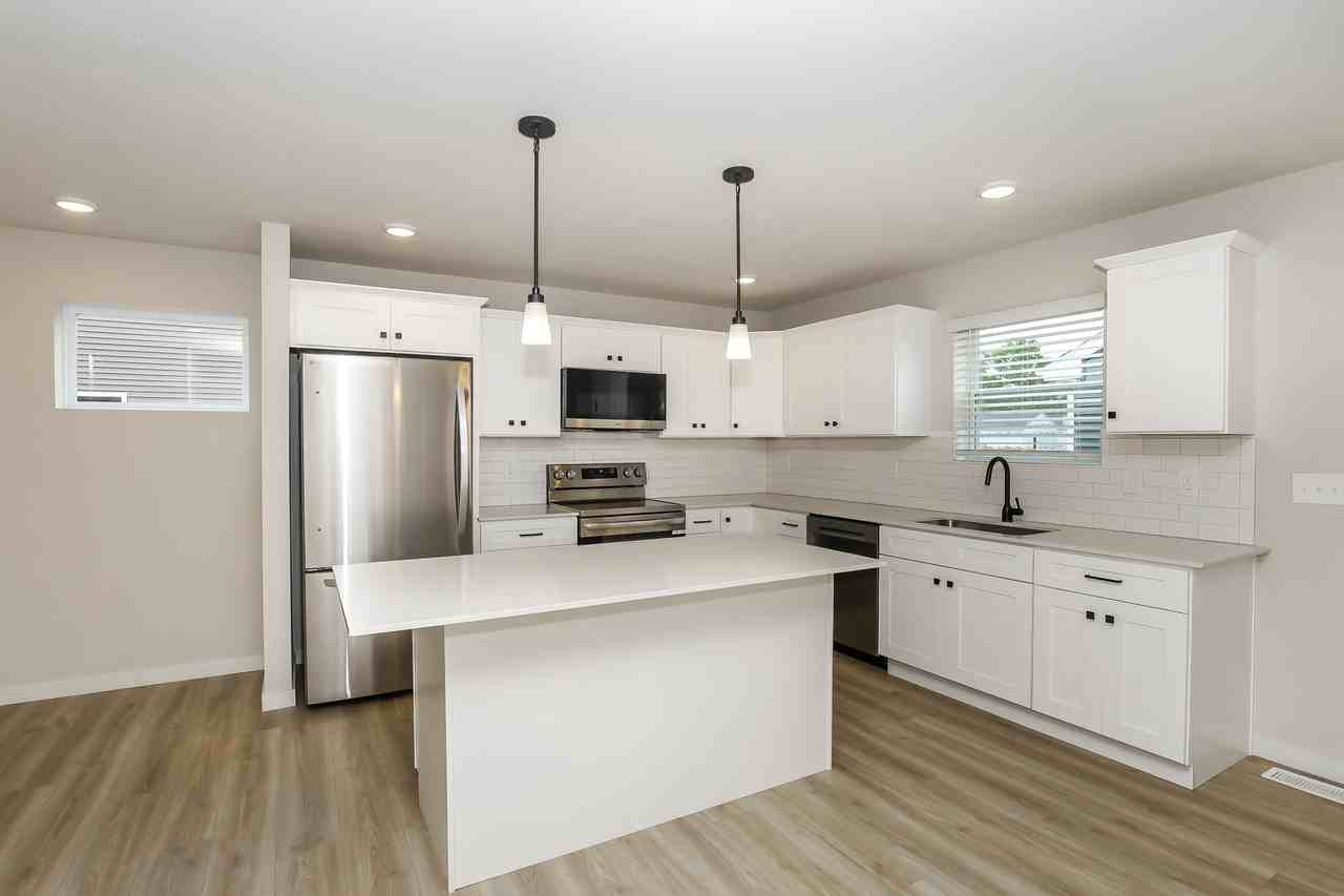 1906 Kingfisher Cir - Photo 5 of 28