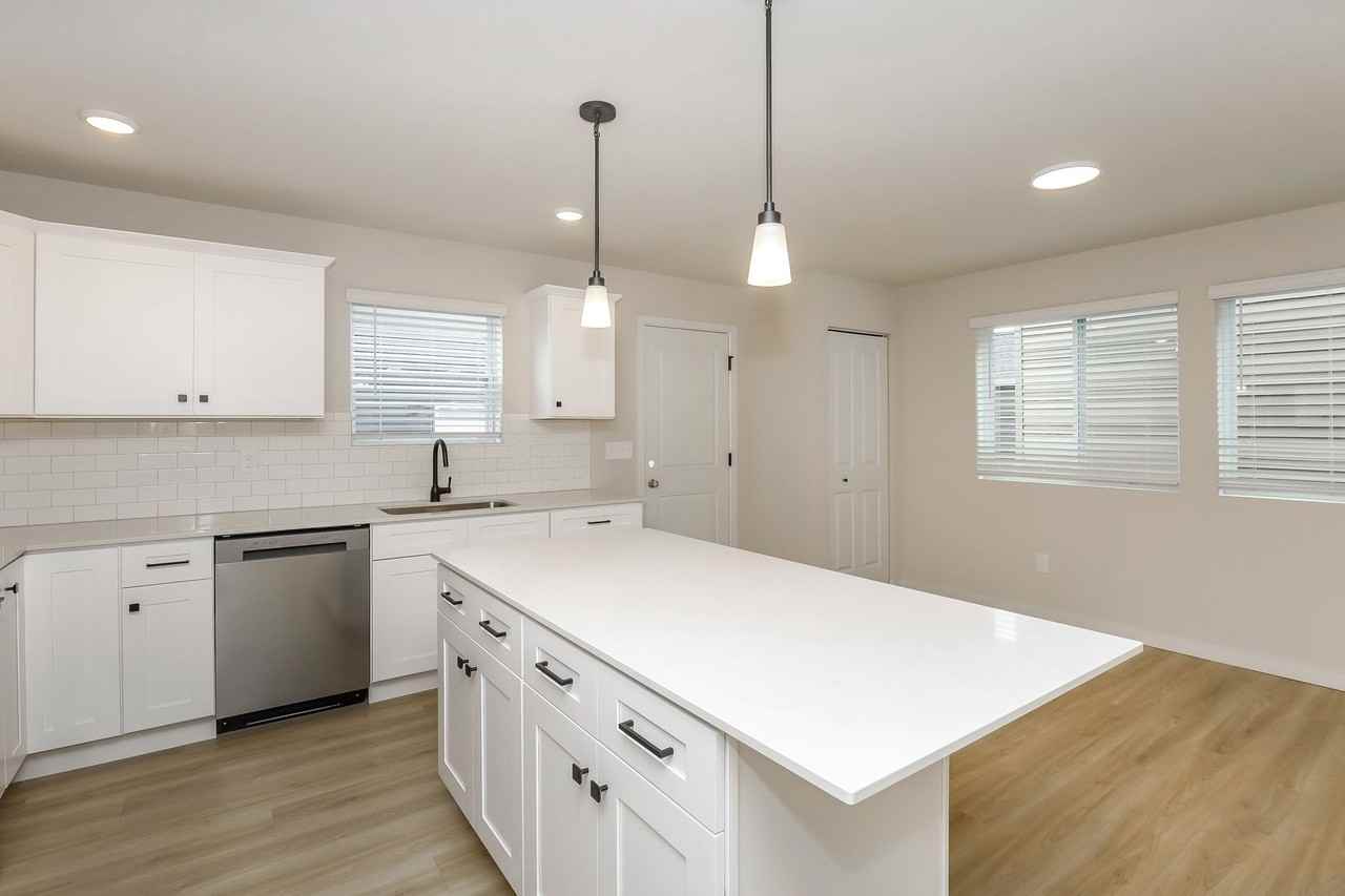 1906 Kingfisher Cir - Photo 6 of 28