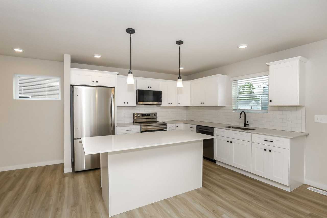 1906 Kingfisher Cir - Photo 7 of 28