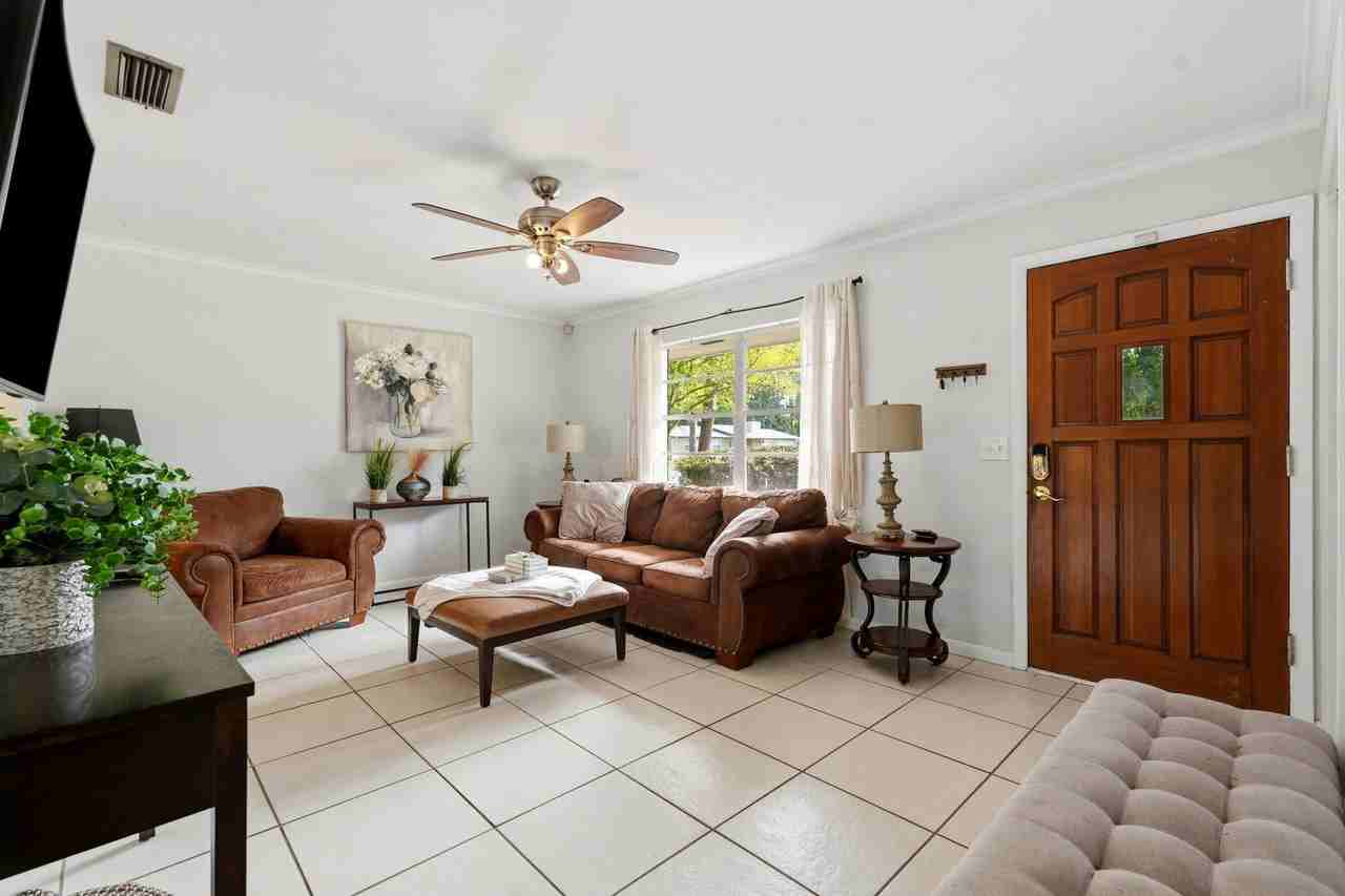 6206 Nw 27th Ter - Photo 4 of 28