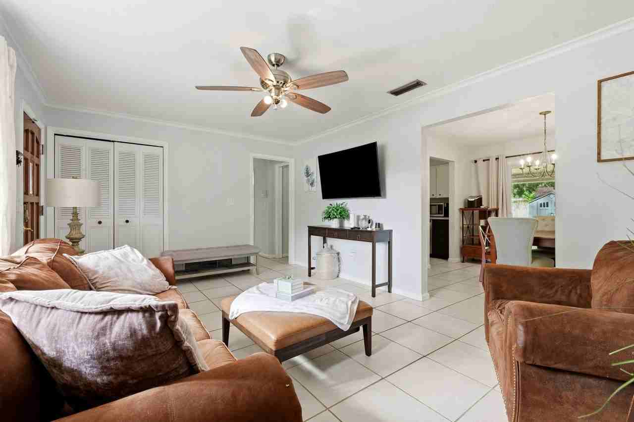 6206 Nw 27th Ter - Photo 6 of 28