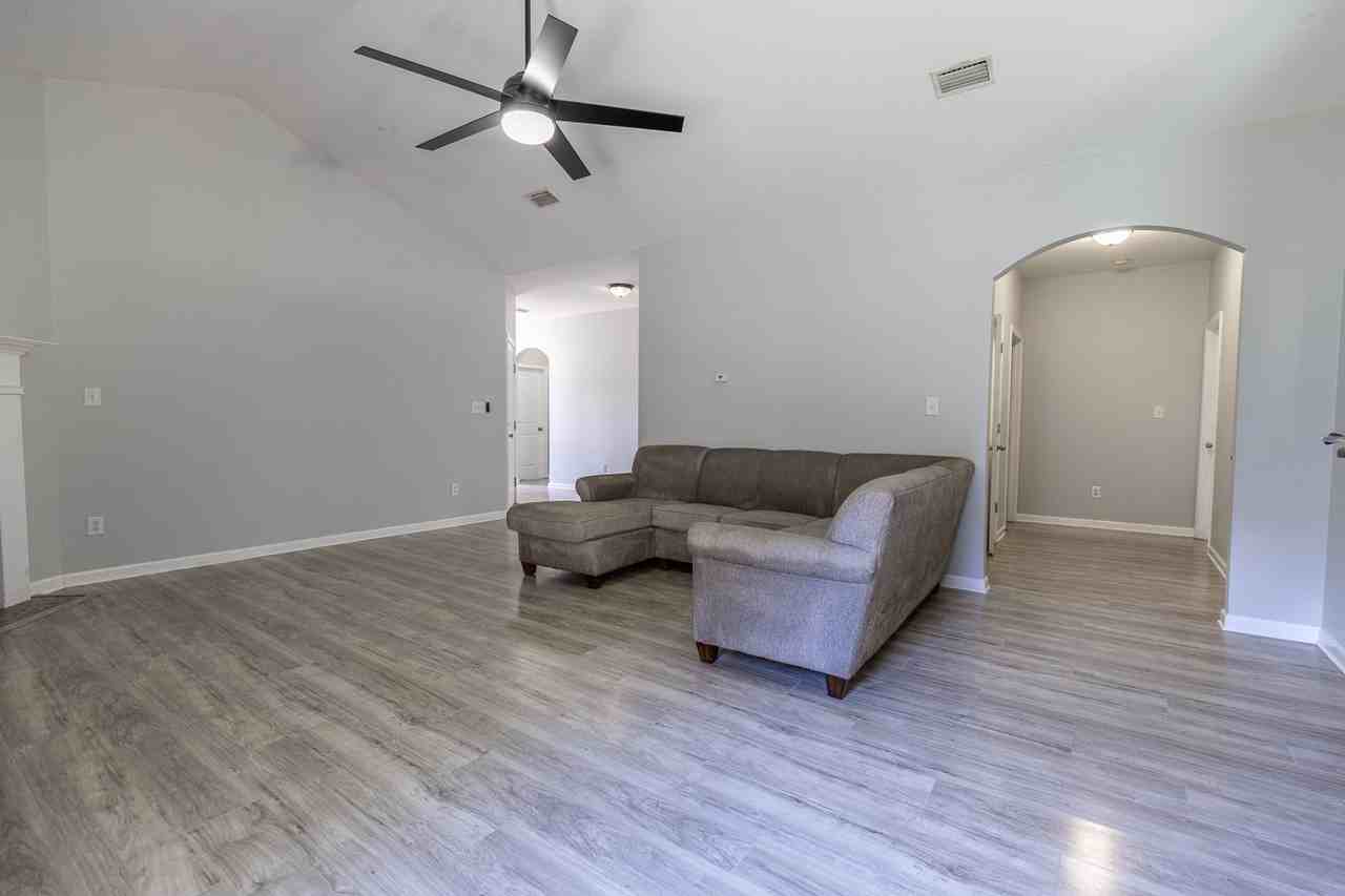 10190 Fionn Loop - Photo 3 of 19