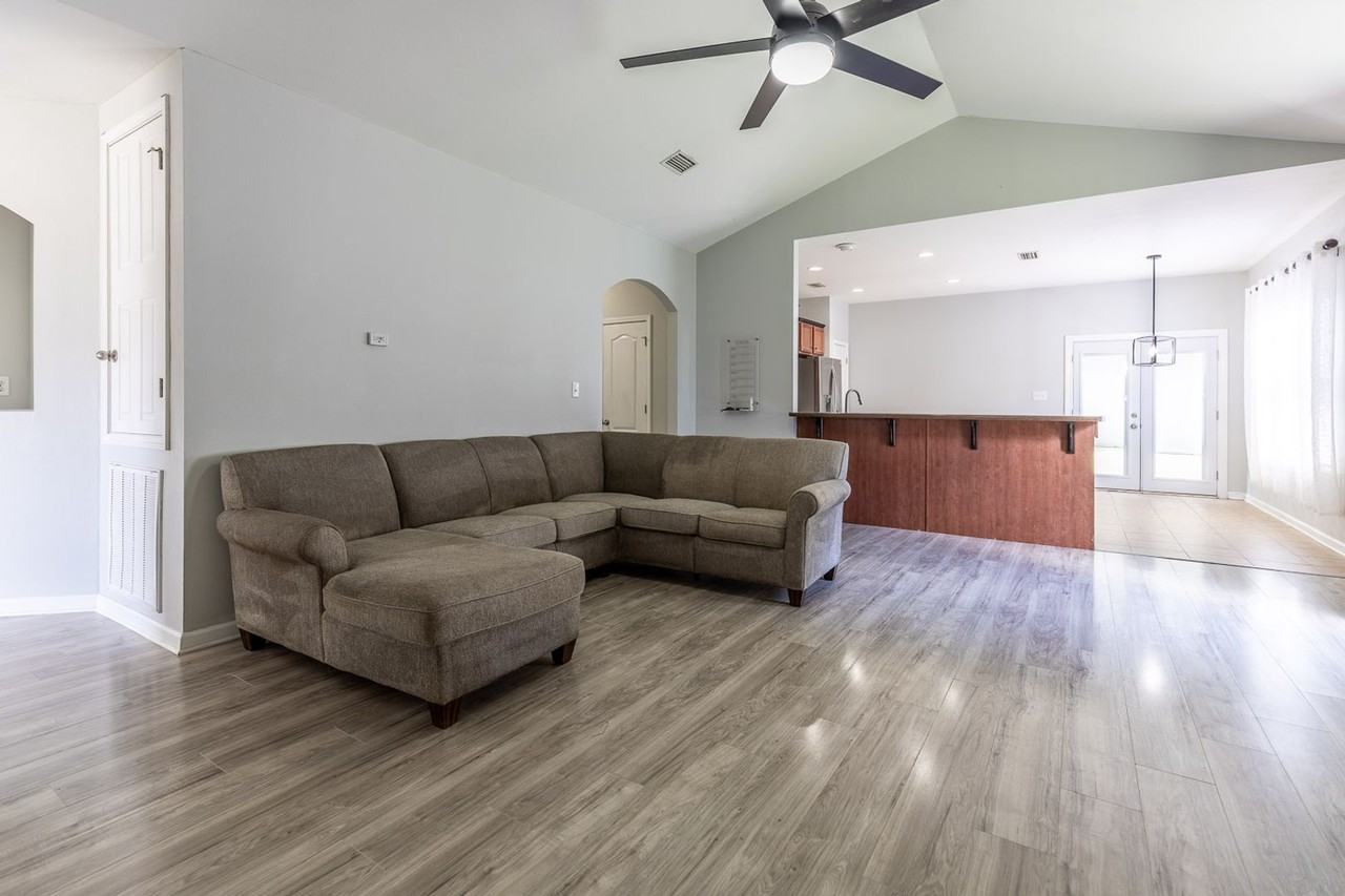 10190 Fionn Loop - Photo 5 of 19