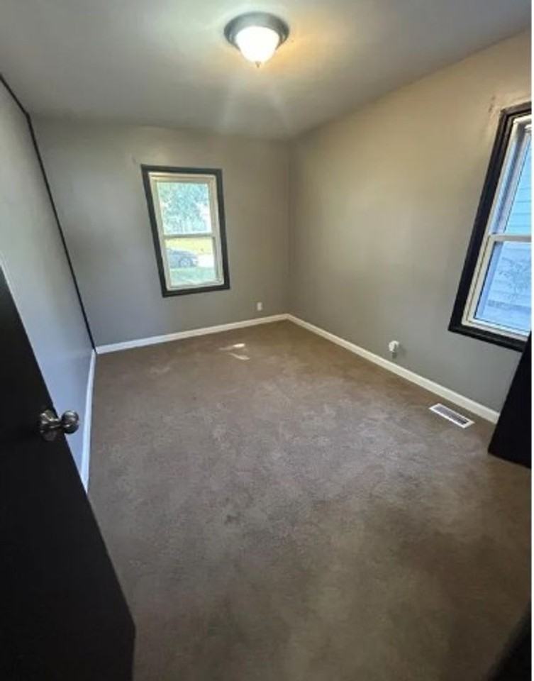 517 Saint Barbara Ln - Photo 4 of 6
