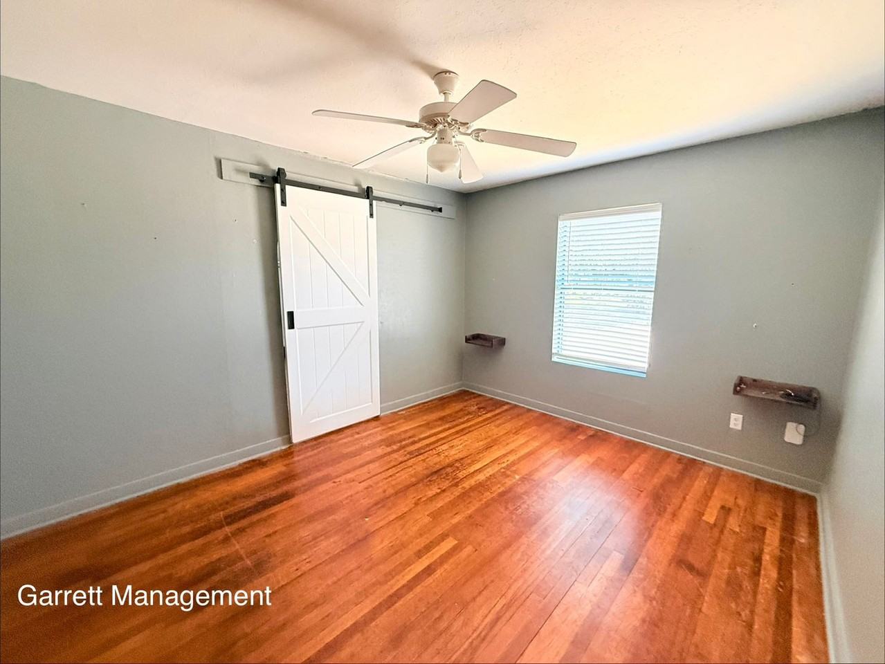 501 N Ridge St - Photo 5 of 11