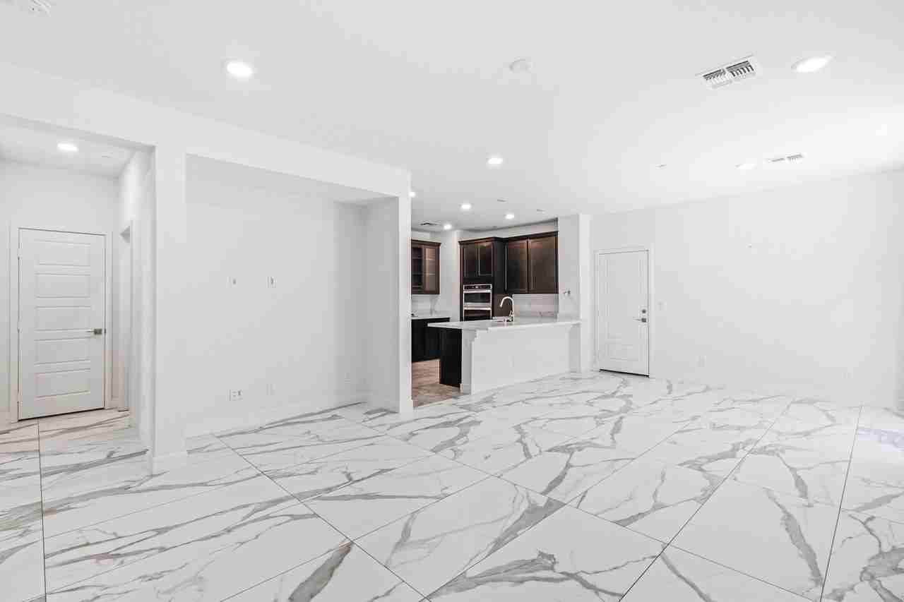 3630 Portici Ln - Photo 7 of 35