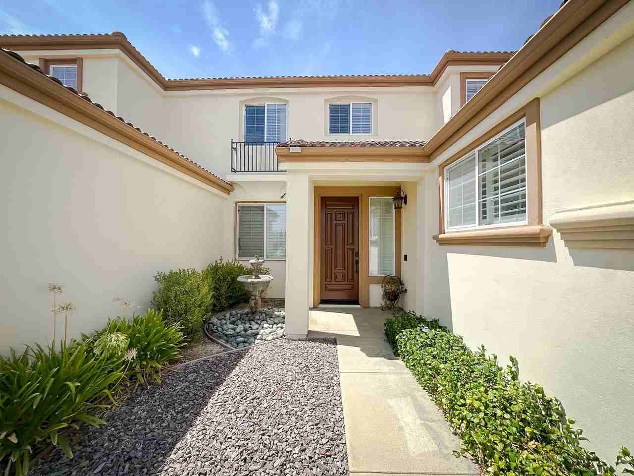 32920 Northshire Cir - Photo 2 of 50