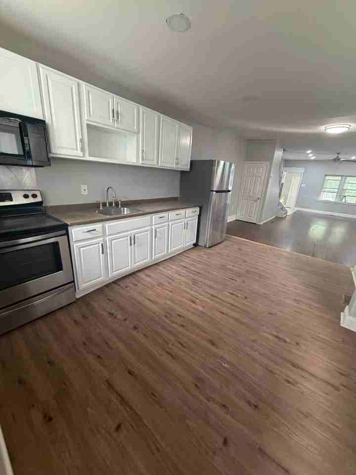 240 S 61st St - Photo 4 of 8