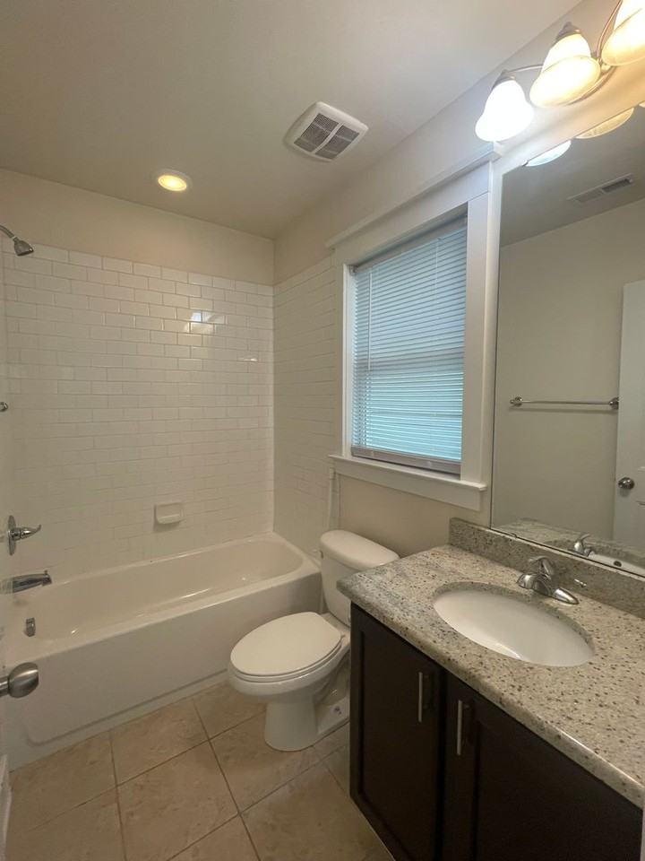 347 Spring St - Photo 5 of 45