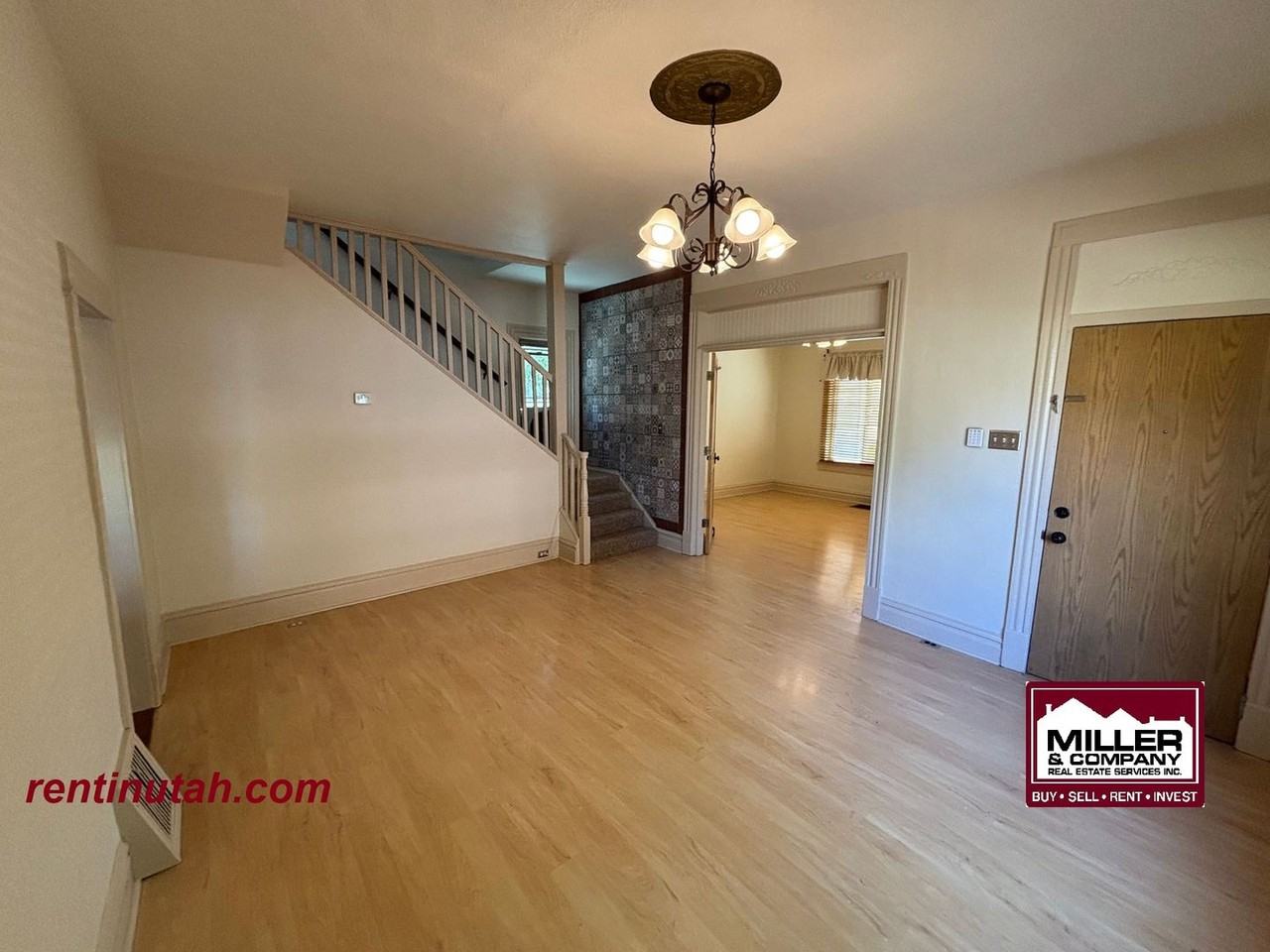 1133 E Milton Ave - Photo 3 of 14