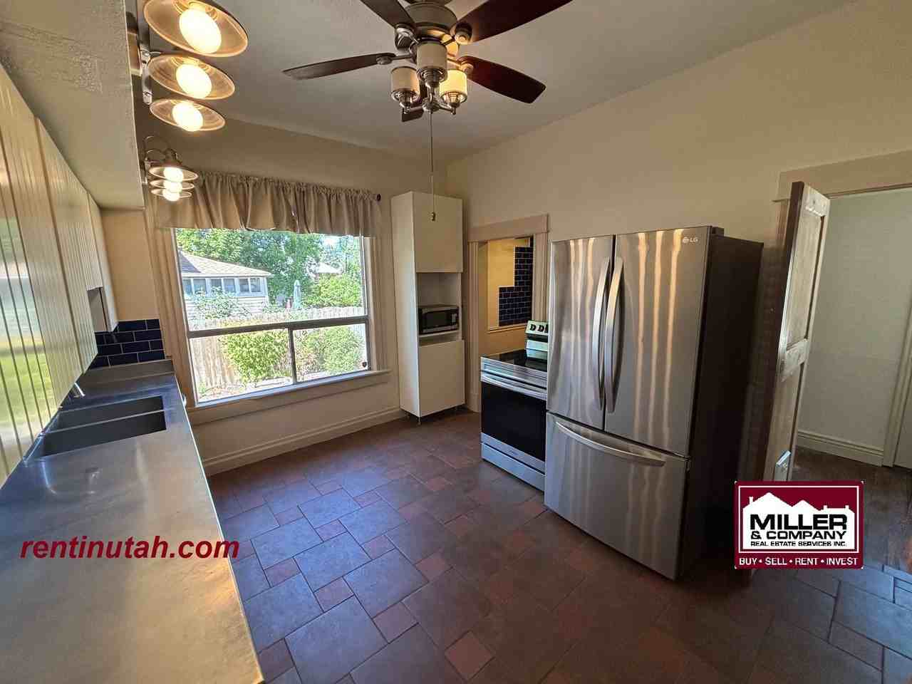 1133 E Milton Ave - Photo 4 of 14