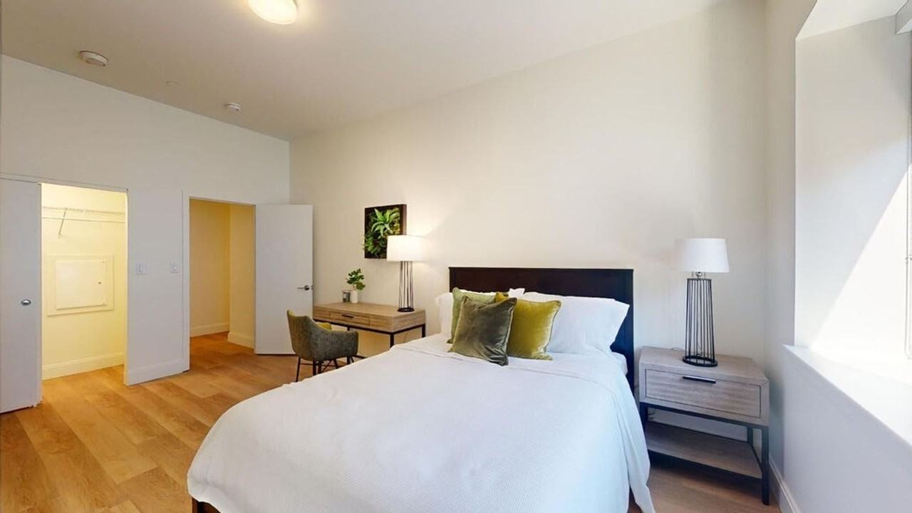 1079A Commonwealth Ave - Photo 3 of 15