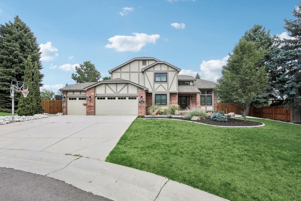 5940 S Cimarron Way - Photo 2 of 47