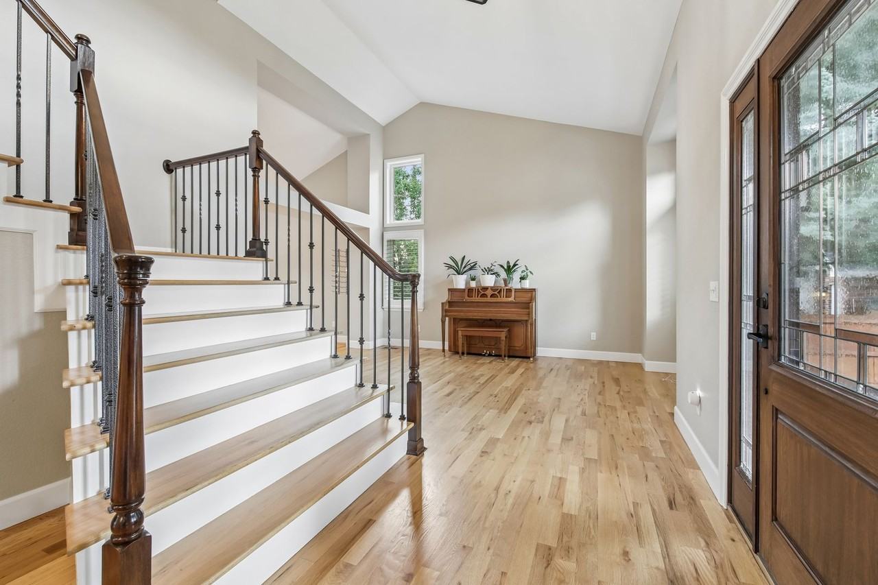 5940 S Cimarron Way - Photo 4 of 47