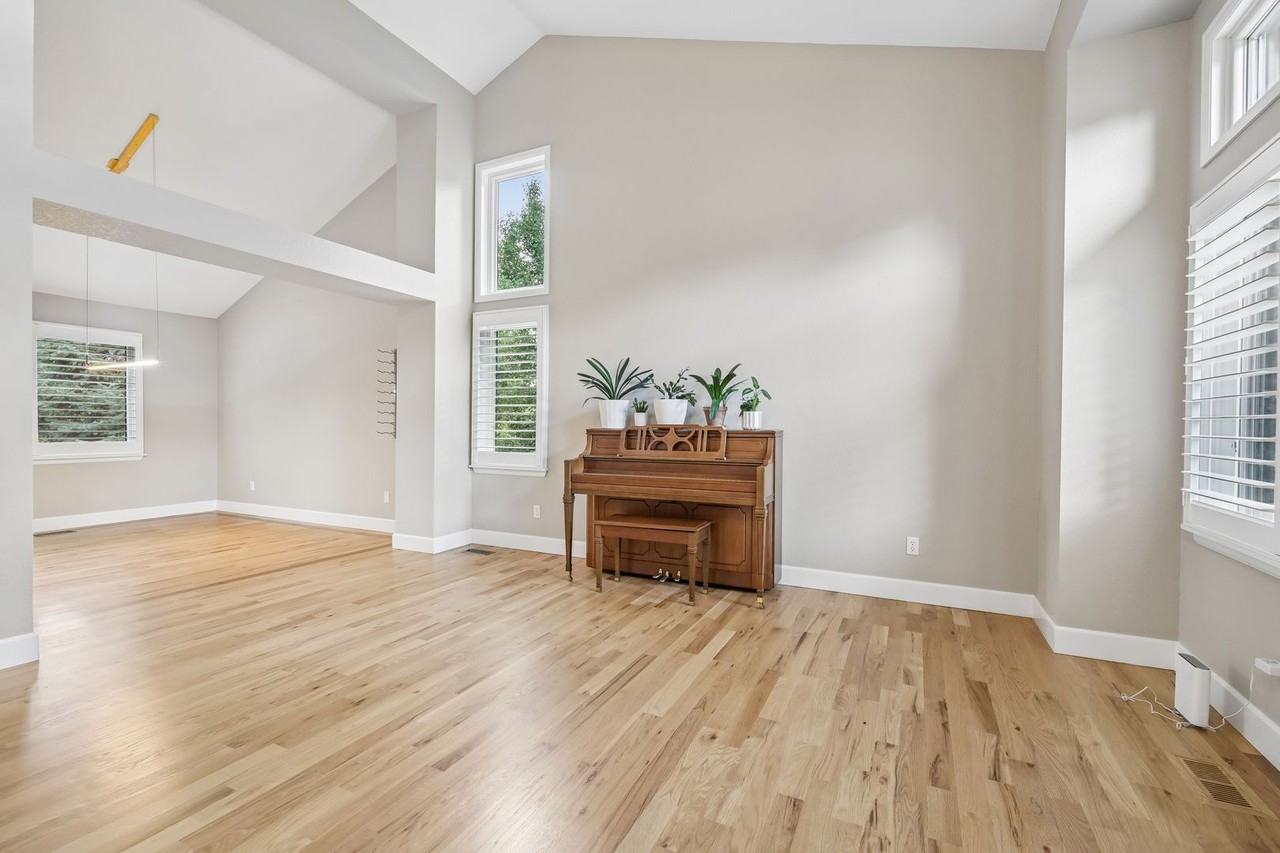 5940 S Cimarron Way - Photo 6 of 47