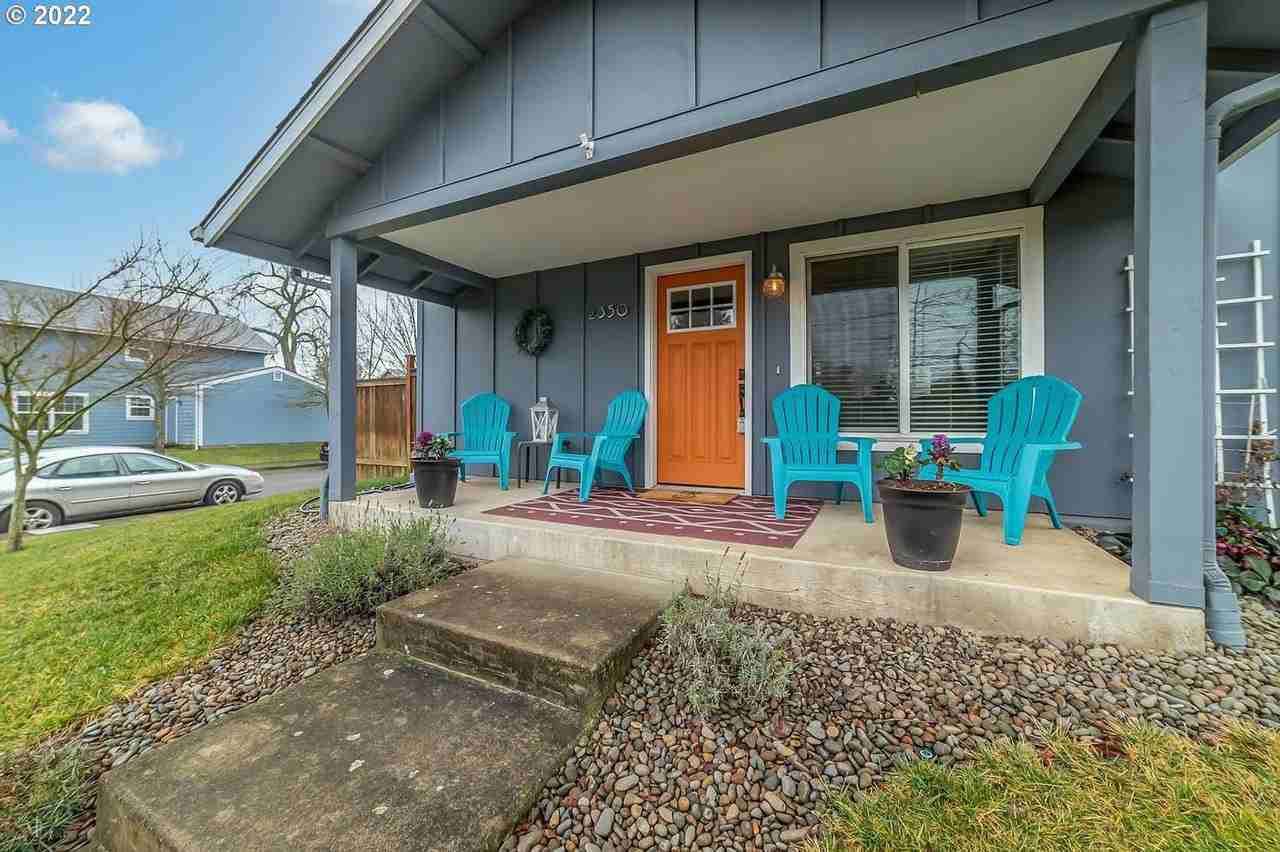 2350 Compton St - Photo 4 of 33