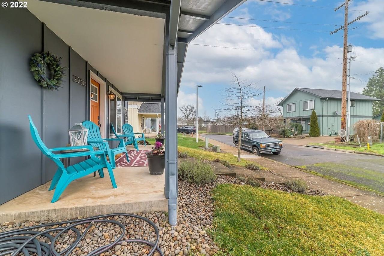 2350 Compton St - Photo 5 of 33
