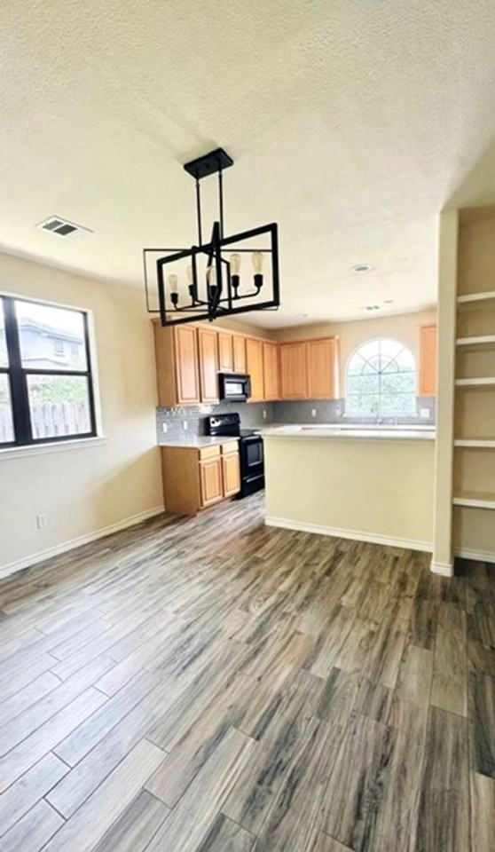 1405 Delsie Dr #B - Photo 2 of 17