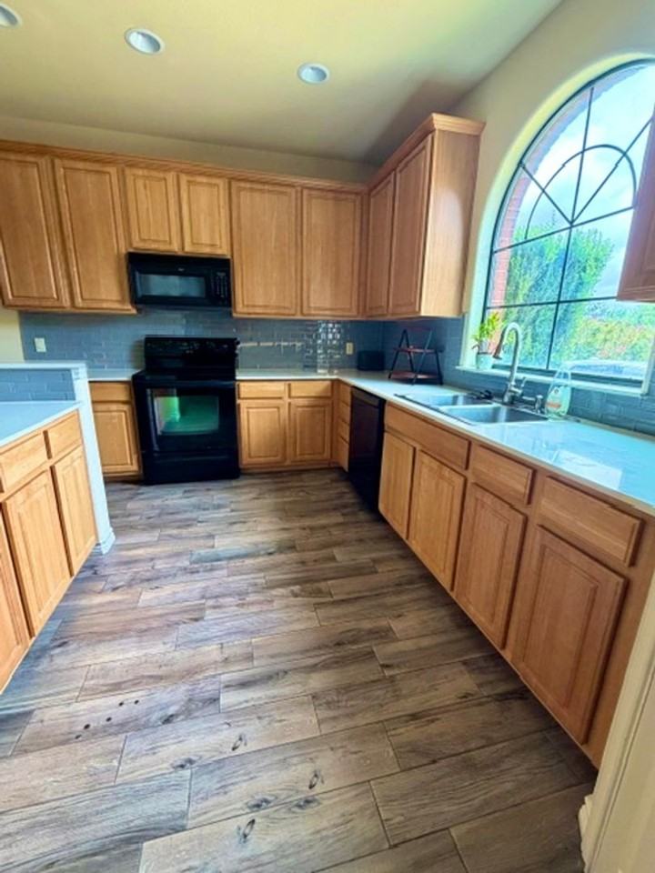 1405 Delsie Dr #B - Photo 3 of 17