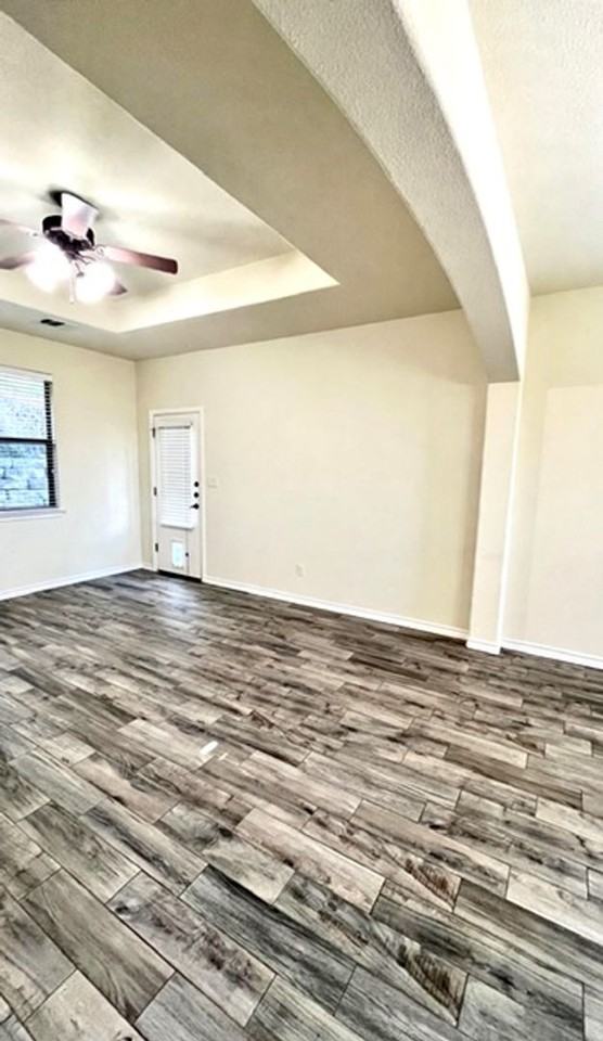 1405 Delsie Dr #B - Photo 4 of 17