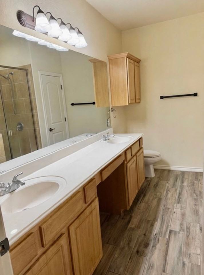 1405 Delsie Dr #B - Photo 5 of 17