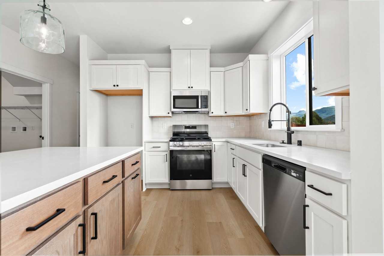 627 Legacy Way - Photo 3 of 12