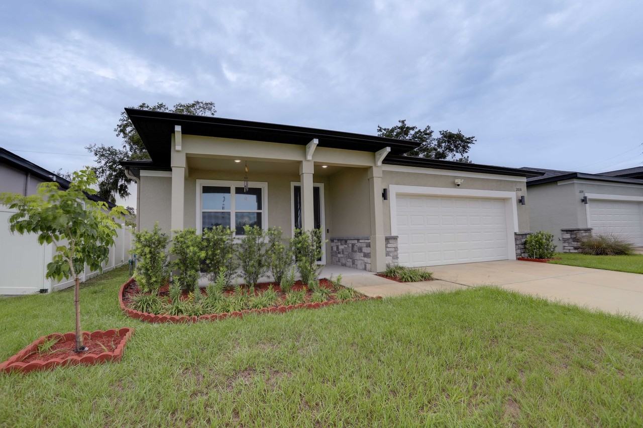 2830 Lingo Ln - Photo 2 of 27