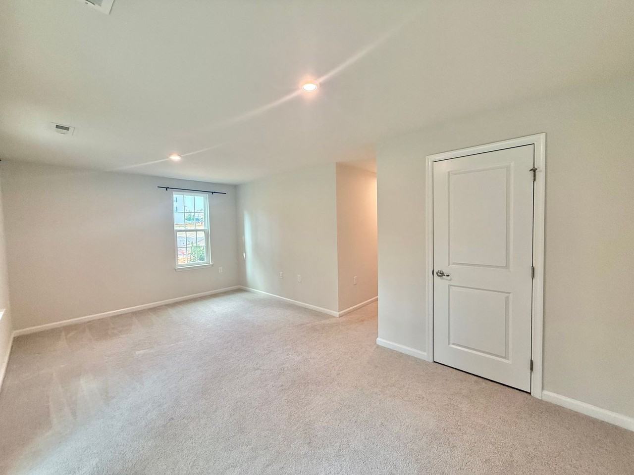 1130 Romeria Dr - Photo 4 of 24