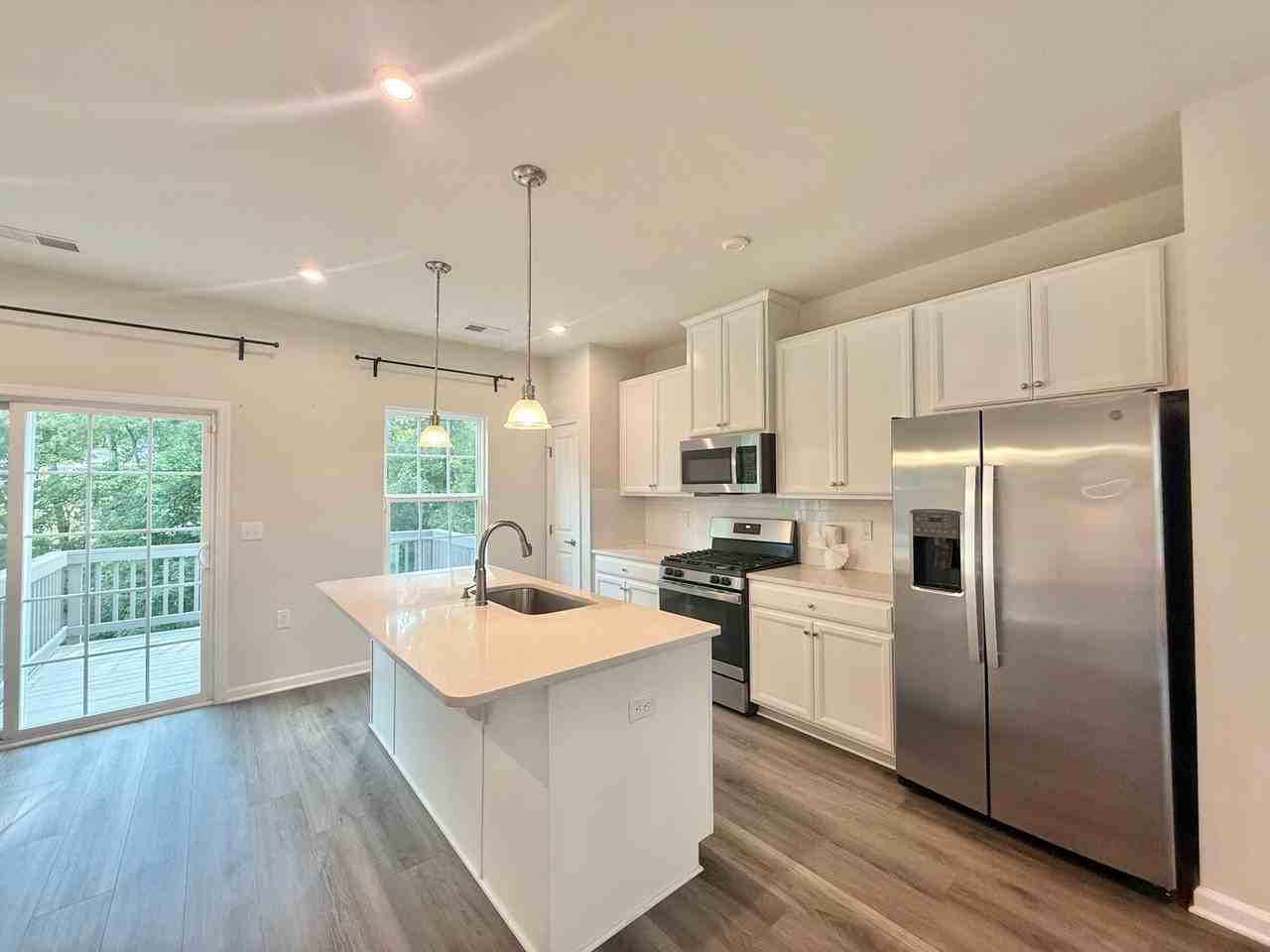1130 Romeria Dr - Photo 5 of 24