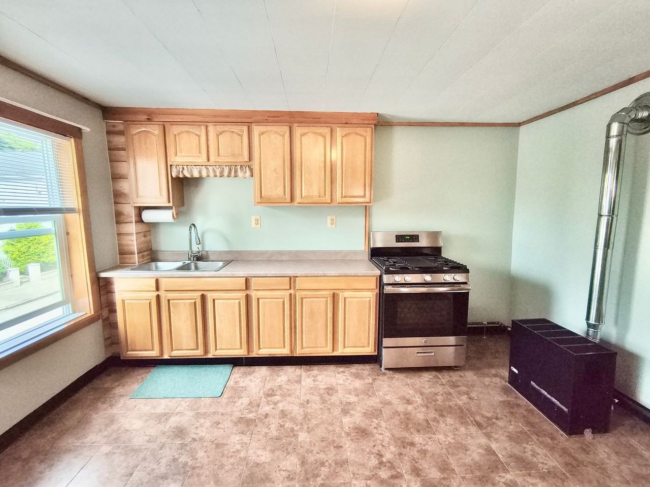 48 Bentley St #2 - Photo 2 of 14