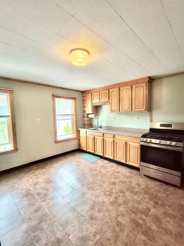 48 Bentley St #2 - Photo 3 of 14