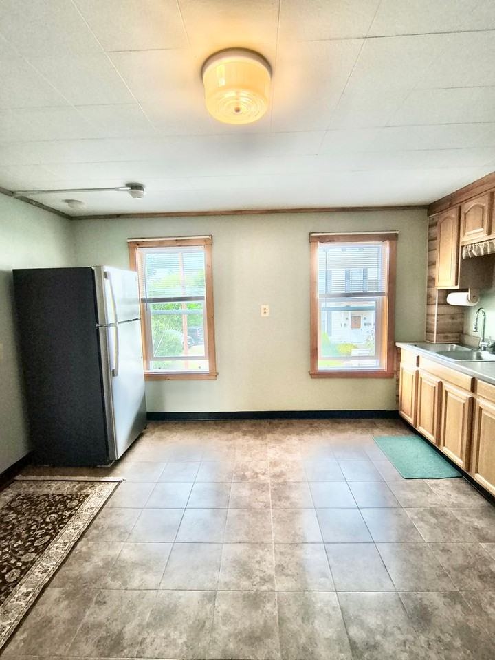 48 Bentley St #2 - Photo 5 of 14