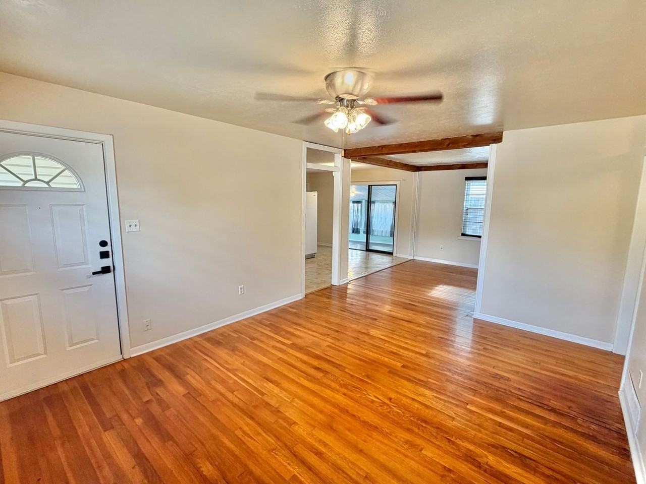 1107 S 19th St - Photo 5 of 19