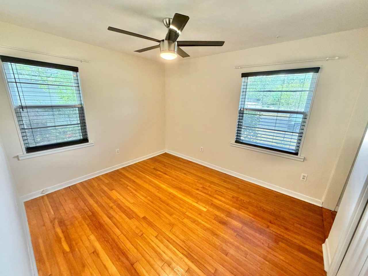 1107 S 19th St - Photo 6 of 19