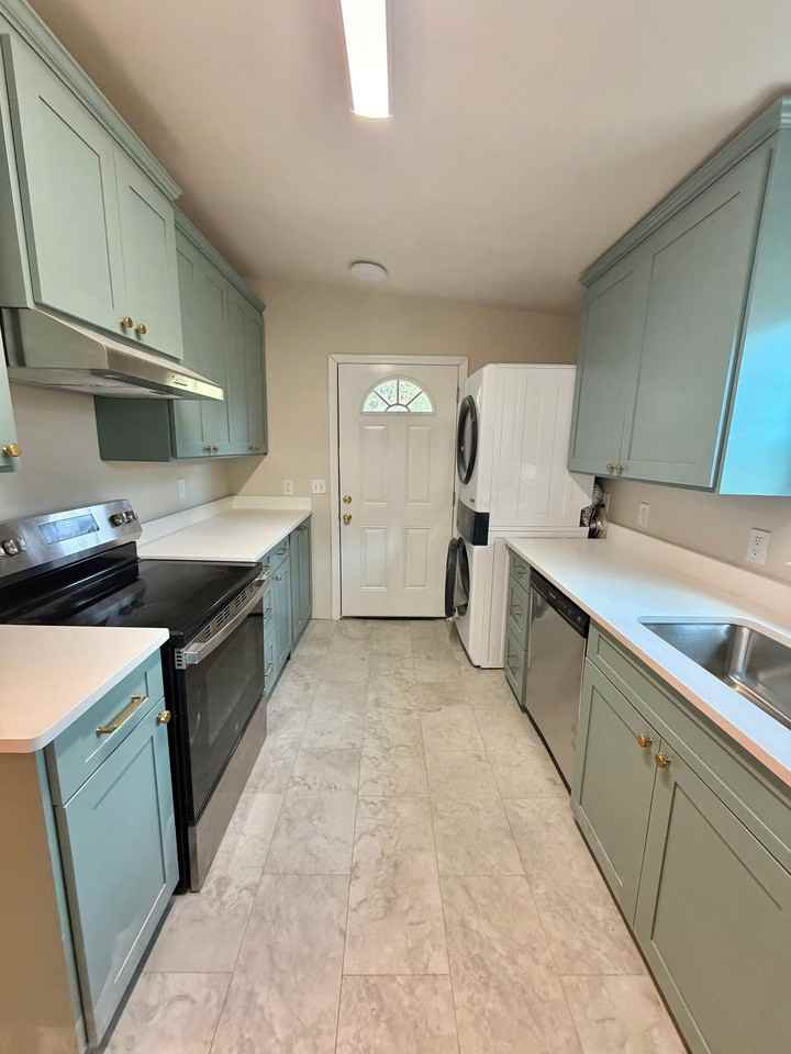 610 E Duffy St - Photo 7 of 22