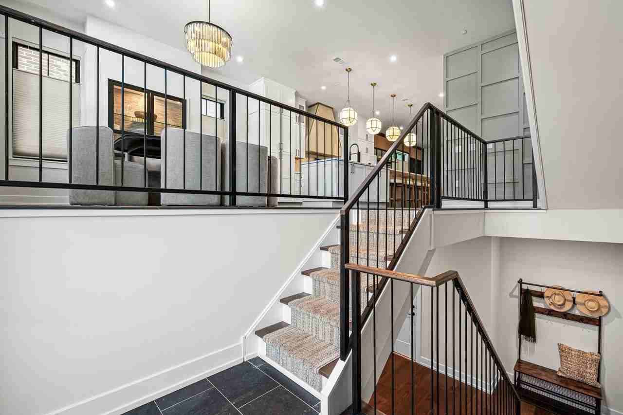 206 Kalos St - Photo 4 of 50