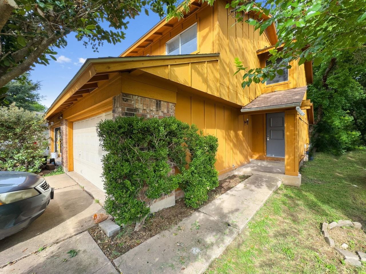 10403 Golden Meadow Dr - Photo 2 of 29