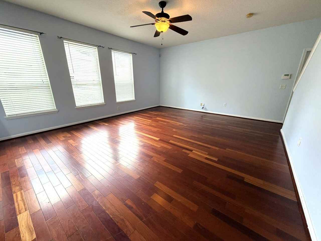 321 Pecan Grove Dr - Photo 2 of 14