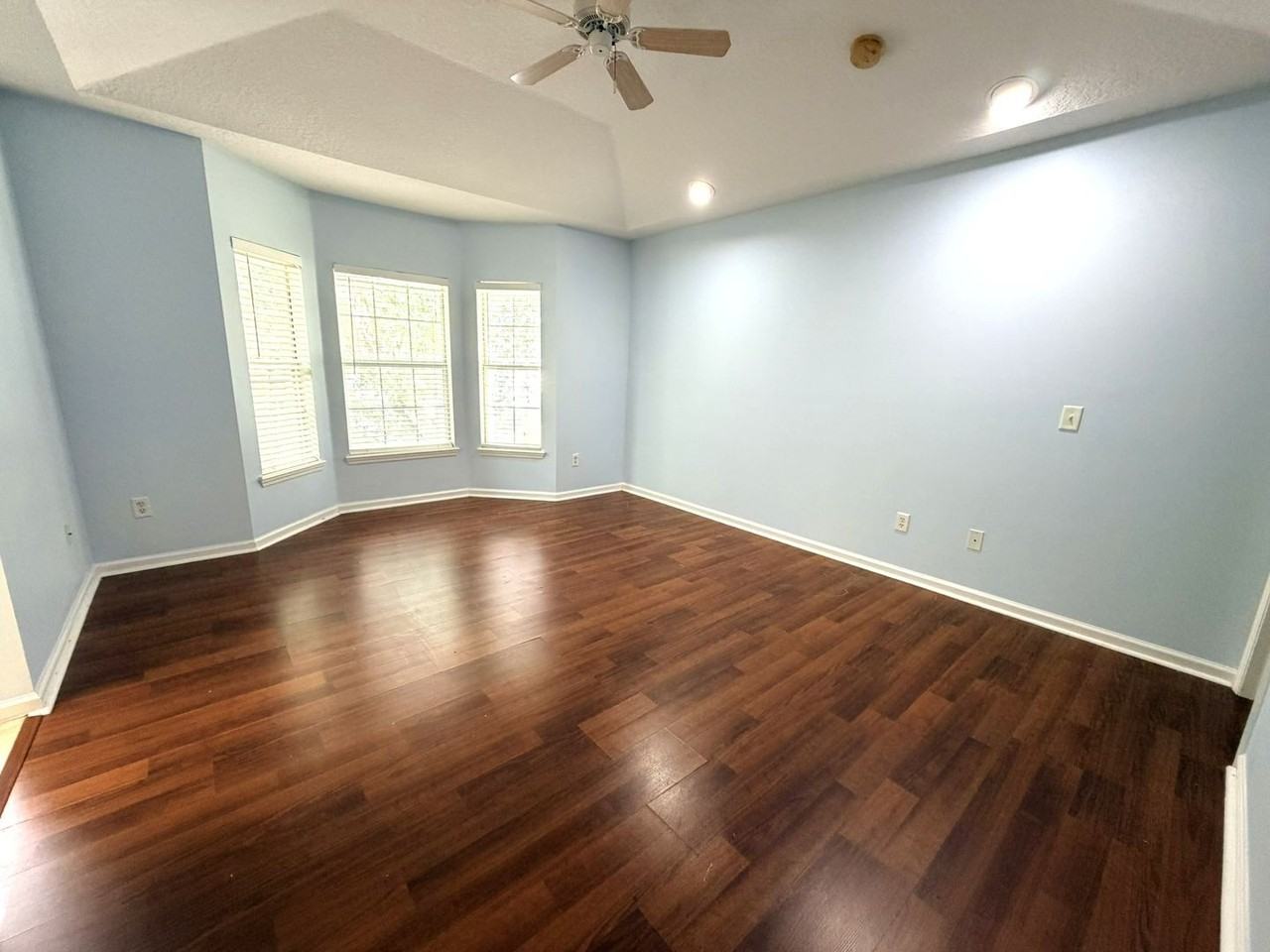 321 Pecan Grove Dr - Photo 7 of 14