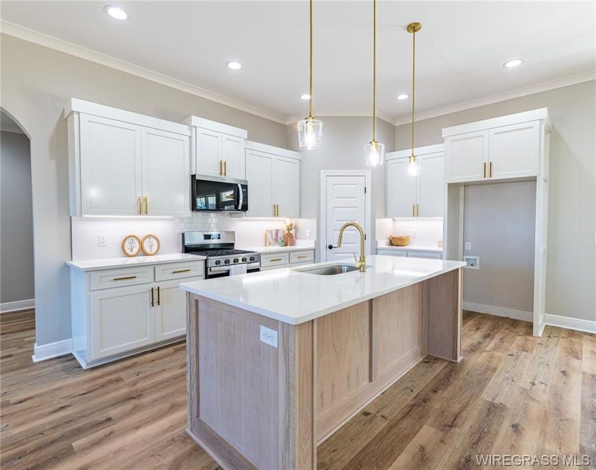 111 Mikala Ct - Photo 2 of 14