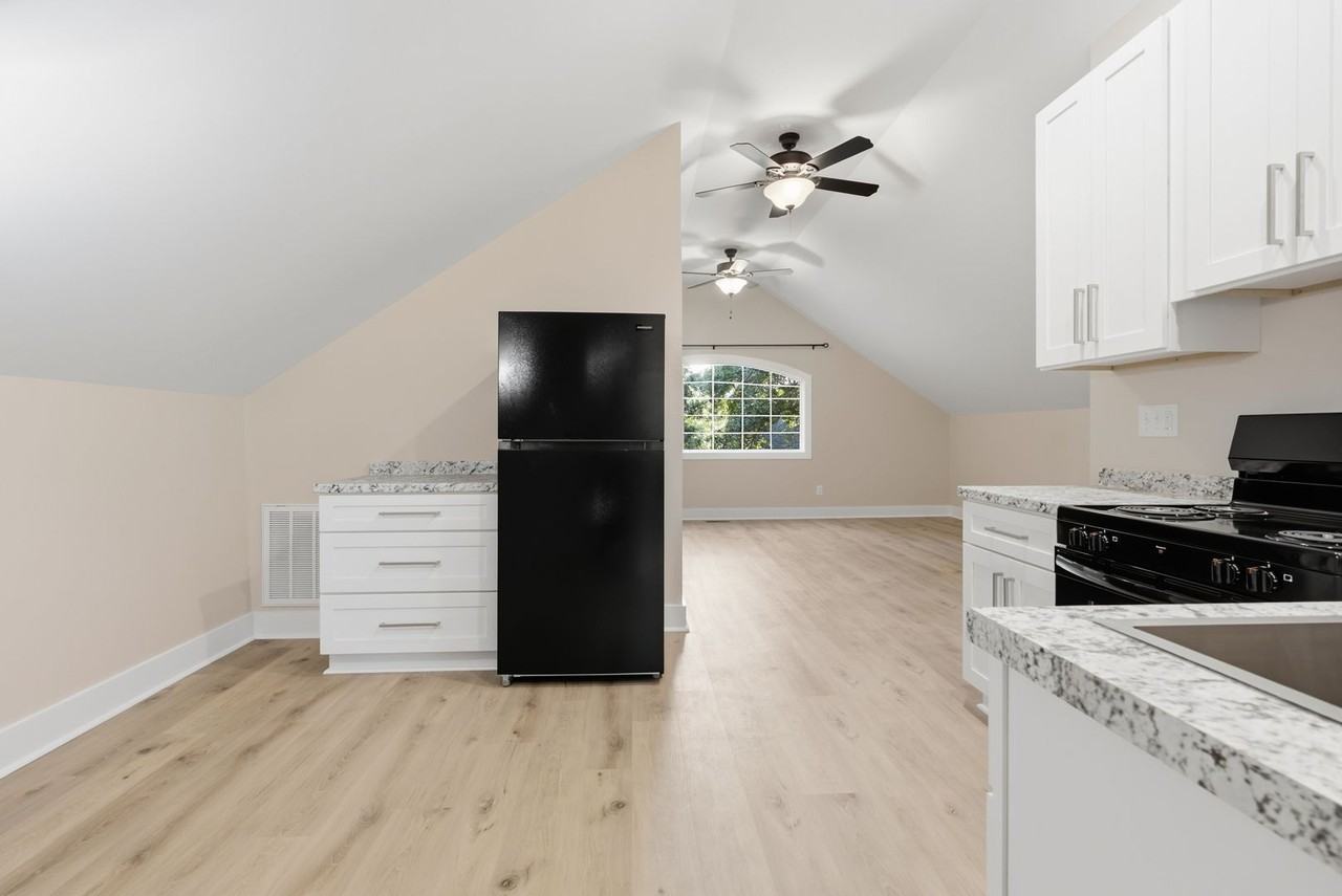 310 310 Kemper Road--Studio - Photo 6 of 15