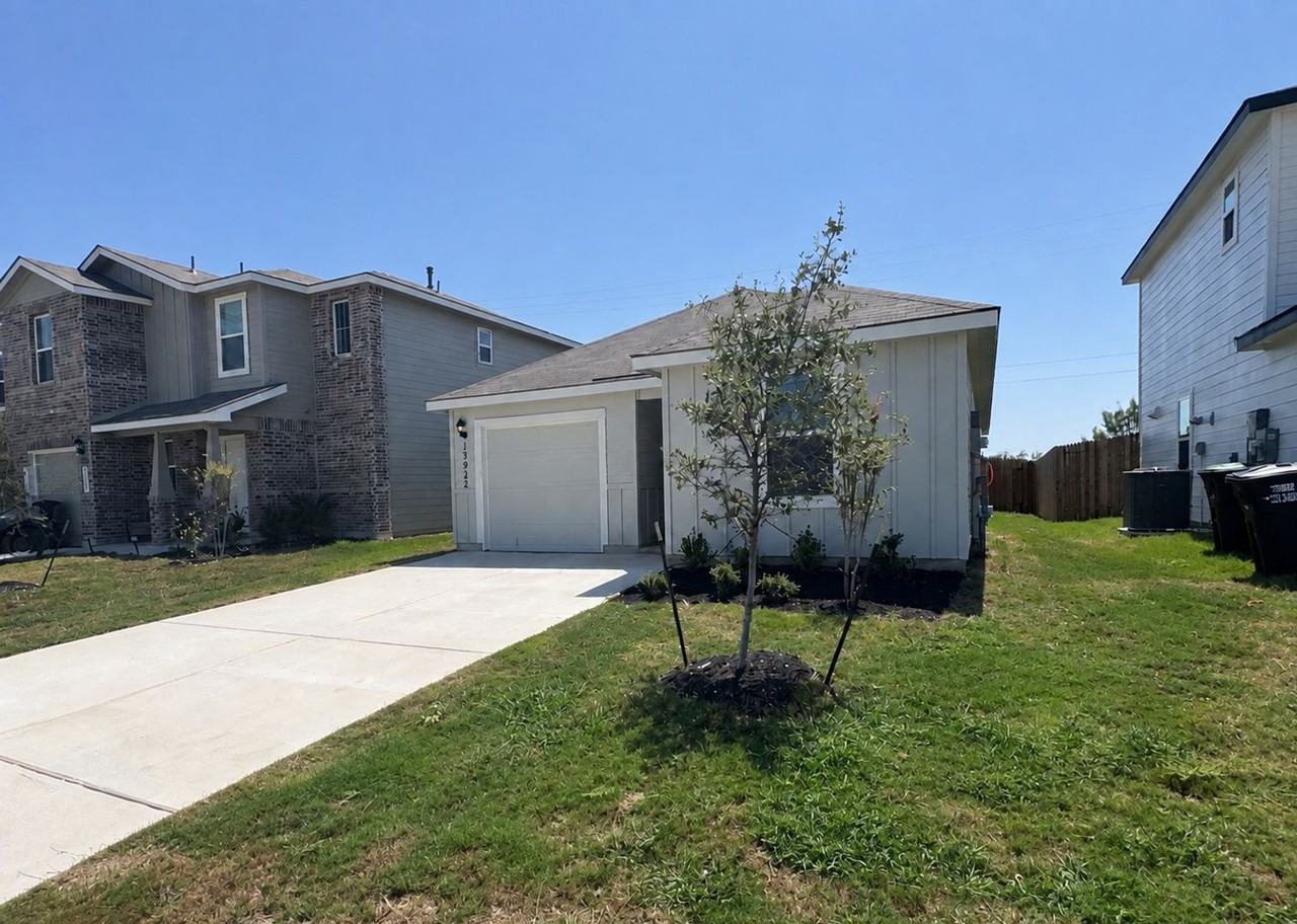 13922 Peace Ave - Photo 2 of 50