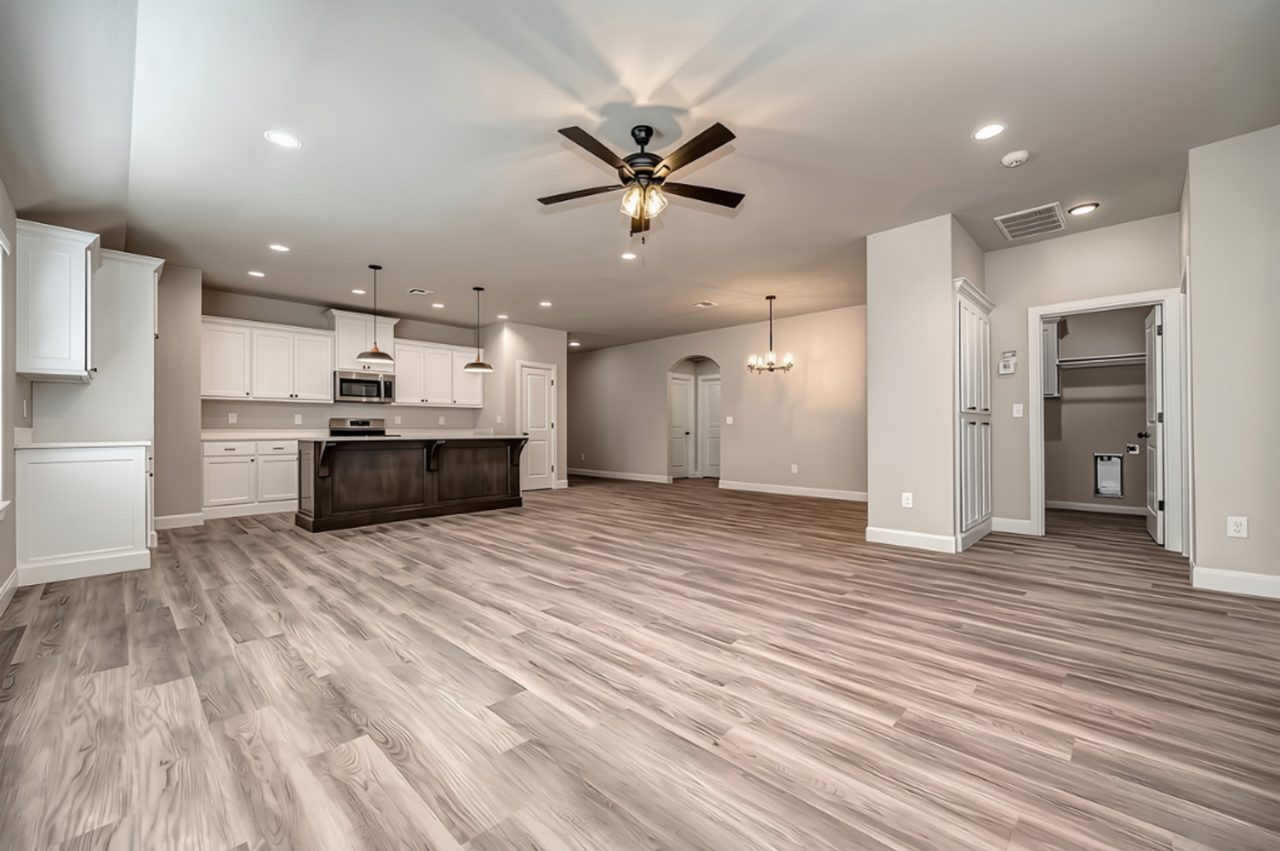 1916 Meadow Brook Rd - Photo 5 of 14