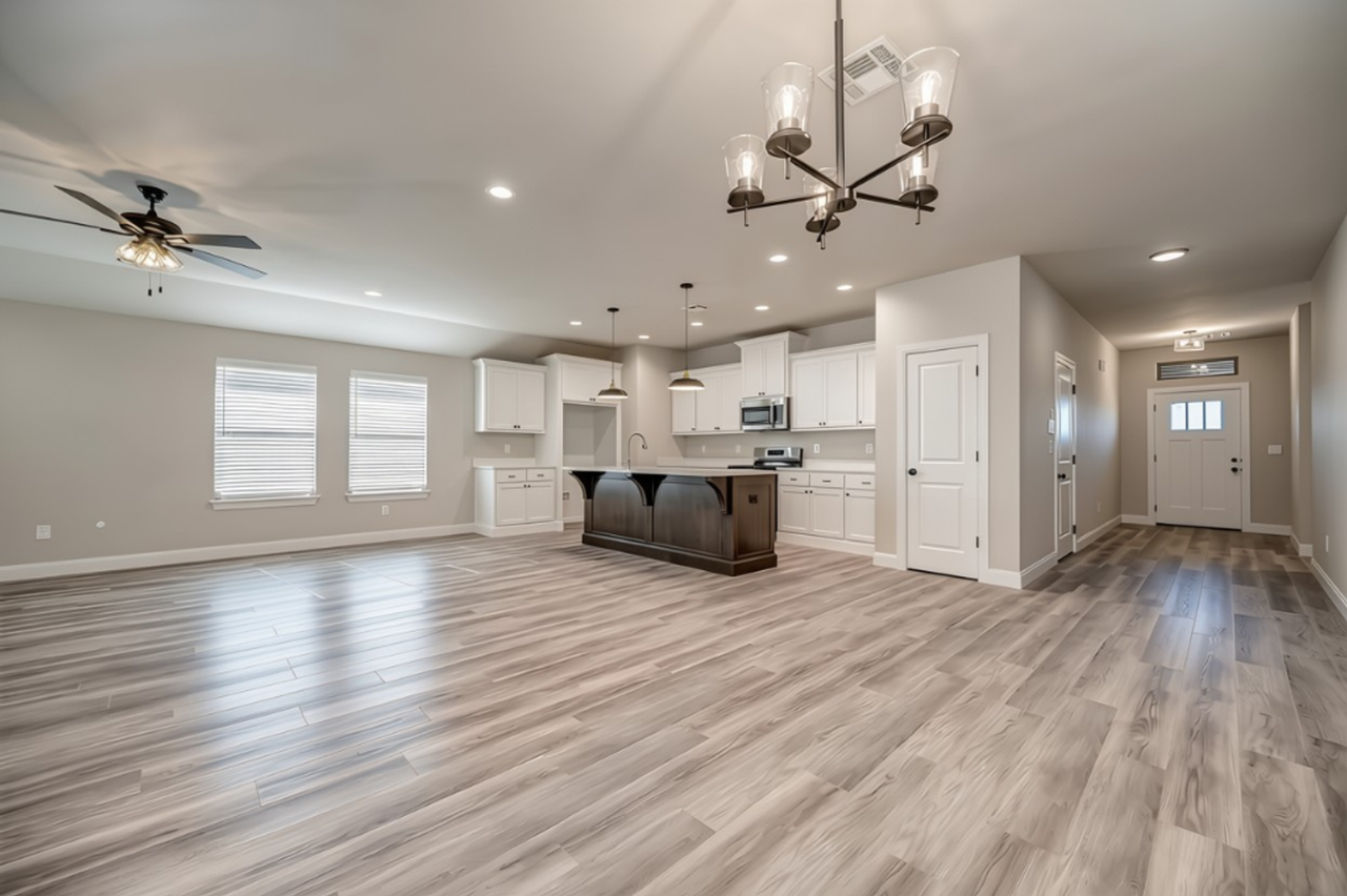 1916 Meadow Brook Rd - Photo 6 of 14
