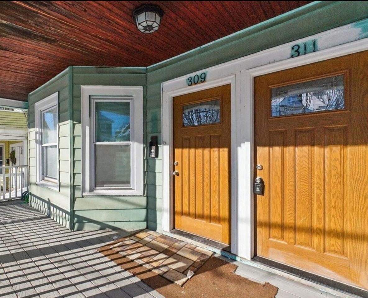 311 Division St - Photo 2 of 24