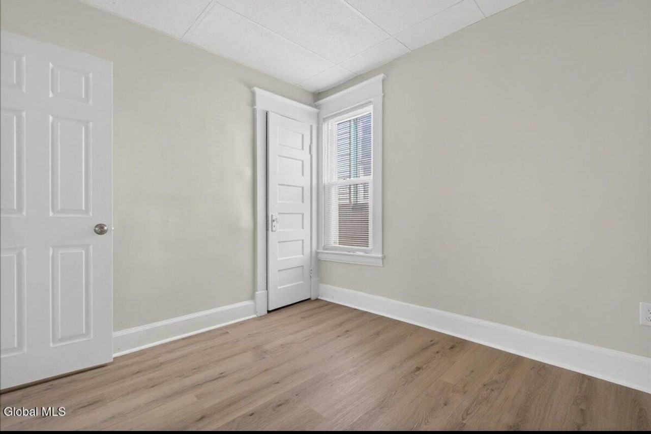 311 Division St - Photo 3 of 24